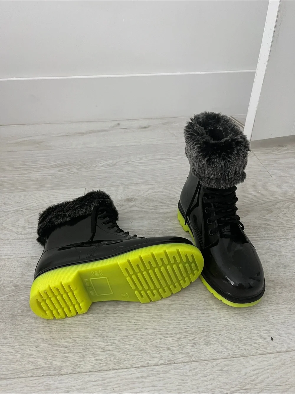 Black Faux-Fur Trim Lace-Up Winter Boots